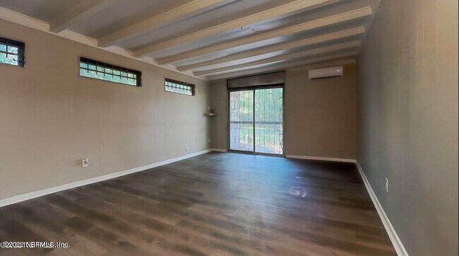 Building Photo - 6955 Miss Muffet Ln S