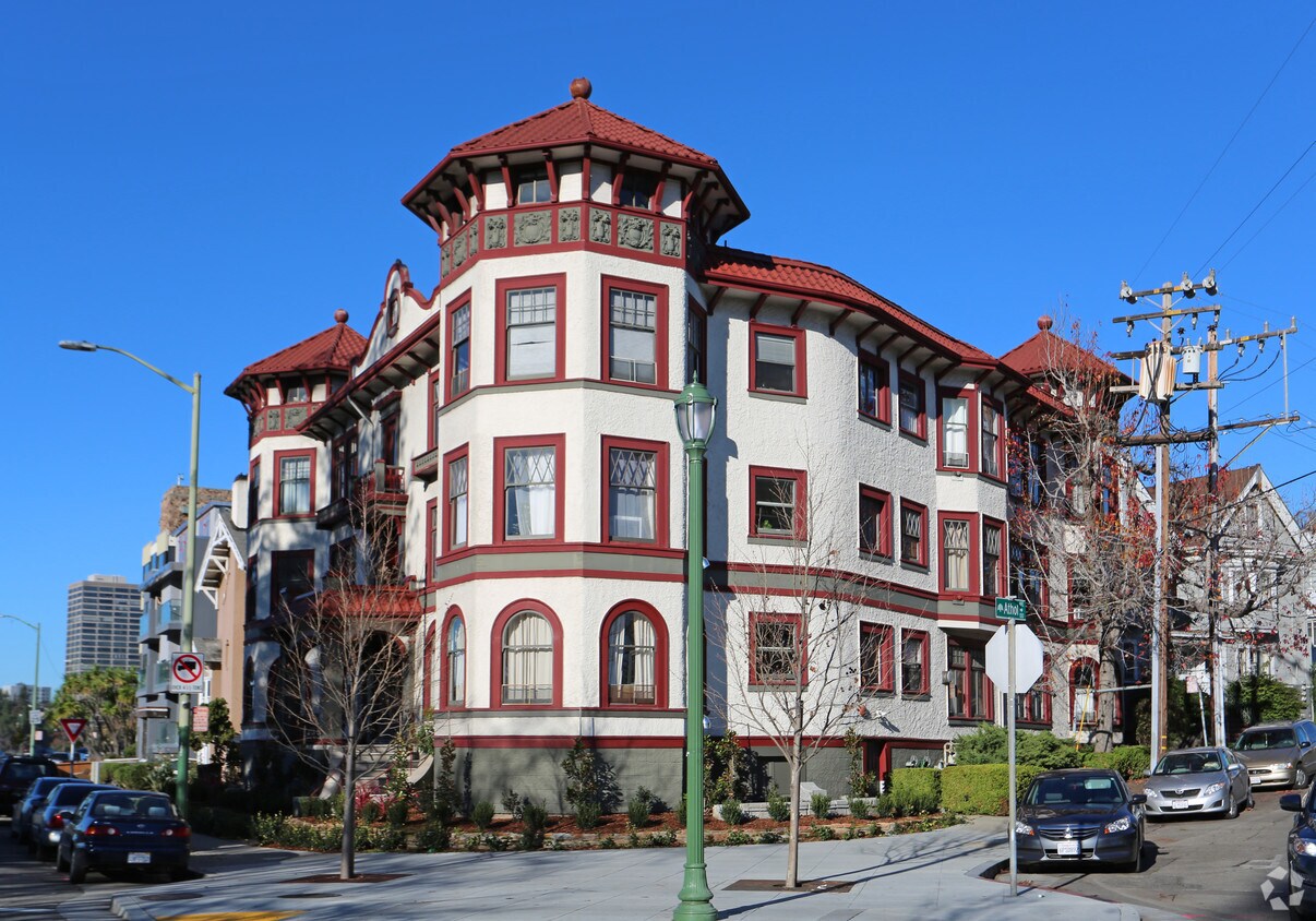 Primary Photo - 1800 Lakeshore Ave