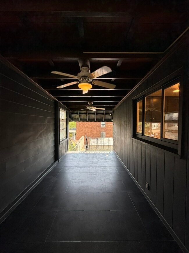 Building Photo - 4928 Sciota St