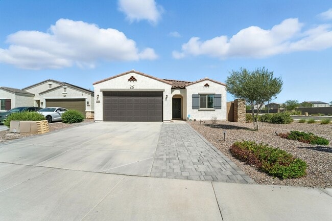Building Photo - Stunning new build in Glendale, AZ!