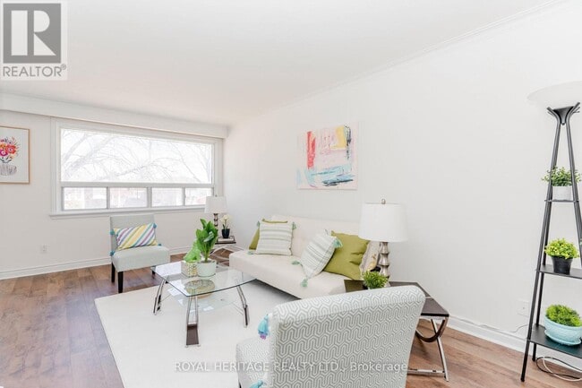 Photo du bâtiment - 55 Bridgenorth Crescent