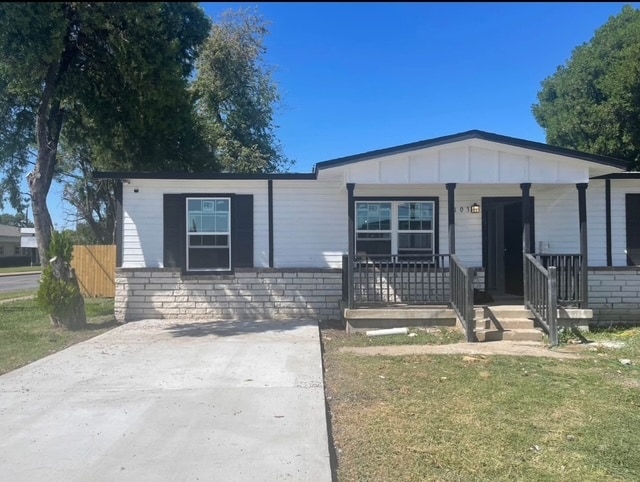 Building Photo - 3103 E Ledbetter Dr