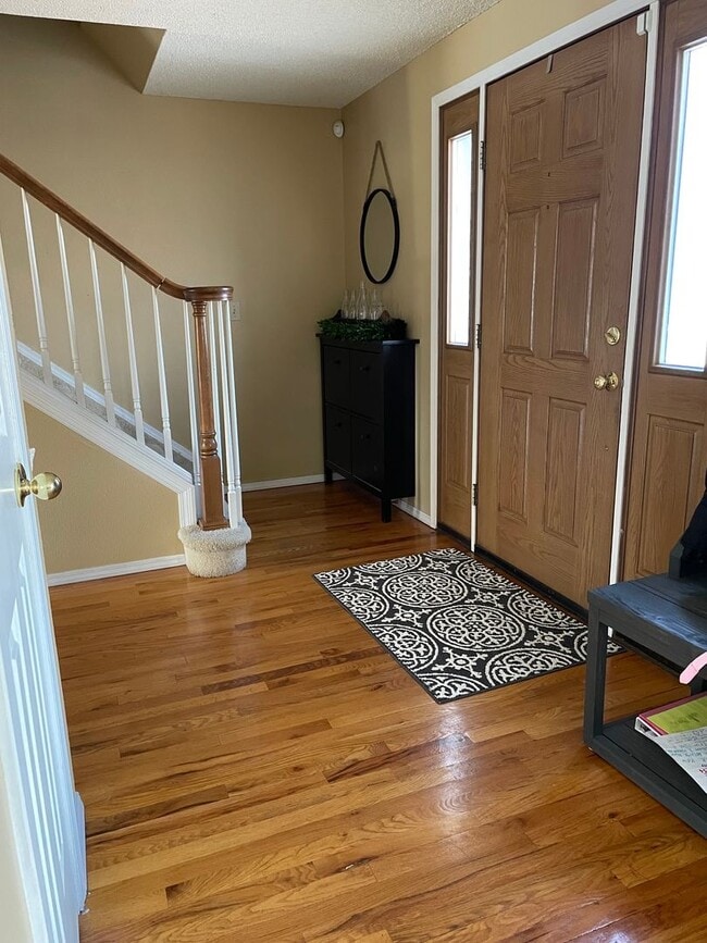 Photo - District 12 Schools 5 bedrooms home!