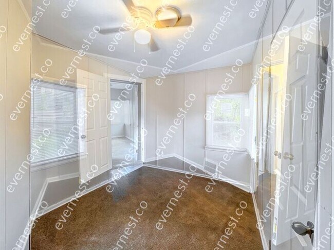 Foto del edificio - Beautiful 2-Bedroom Home with Great Living...