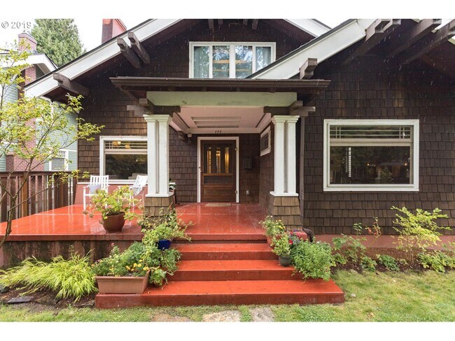 Building Photo - RARE Laurelhurst Neighborhood 3bed 2bath C...
