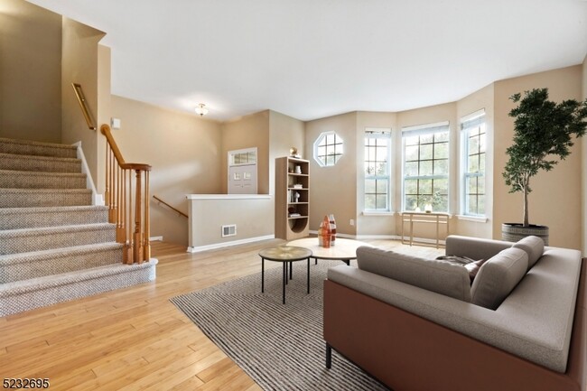 Building Photo - 27 Chesterfield Ct