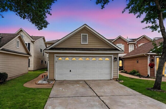 Building Photo - 7419 Ravenswood