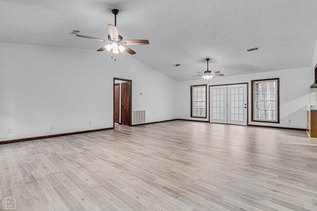 Building Photo - 124 County Road 366