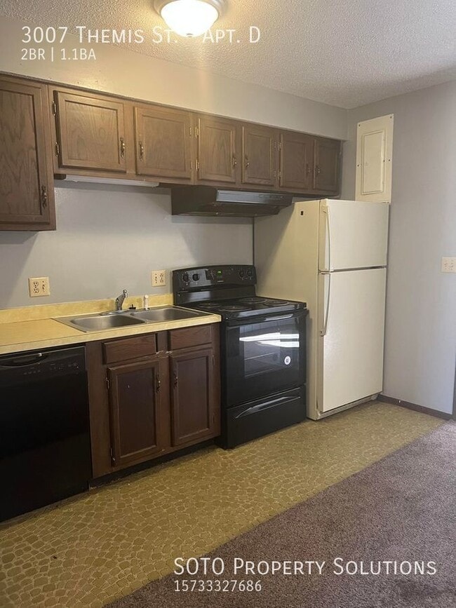 Building Photo - 2 Bed, 1.5 Bath HALF OFF FIRST MONTH RENT