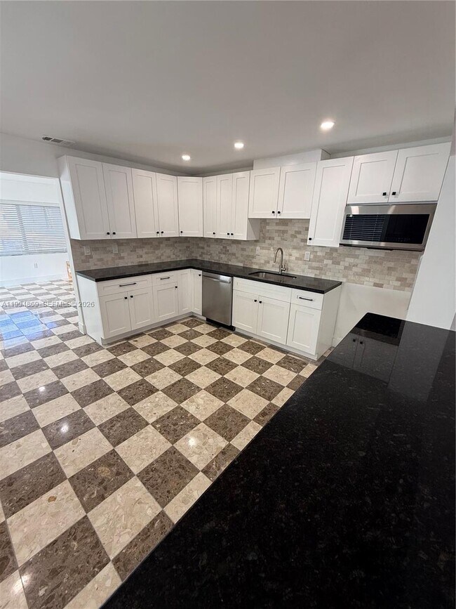 Foto del edificio - 7312 SW 22nd St