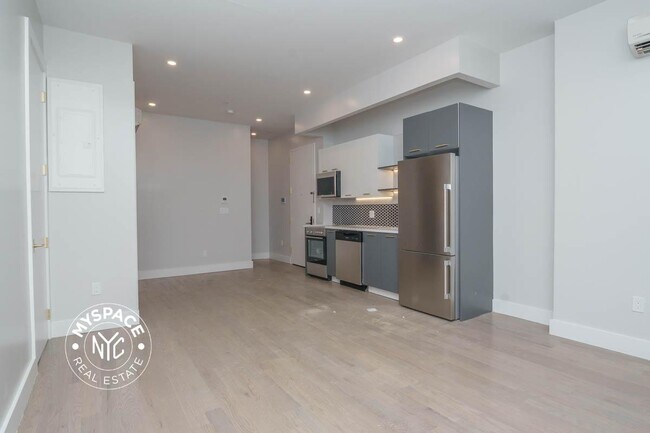 Foto del edificio - 75 Wilson Ave