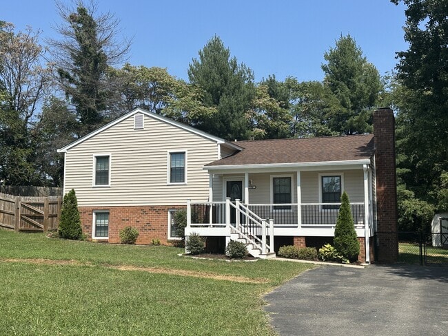 Building Photo - 164 Bonneville Pl