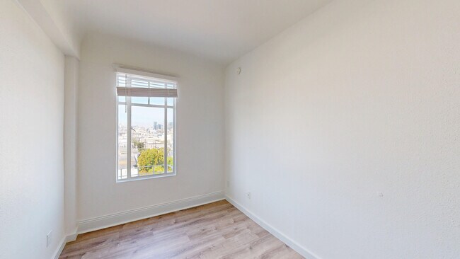 Foto del edificio - 3272 21st St