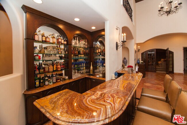 Building Photo - 12140 Summit Ct