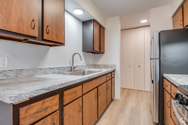 2BR, 1BA - 930SF - Kitchen - Garden Bay Square