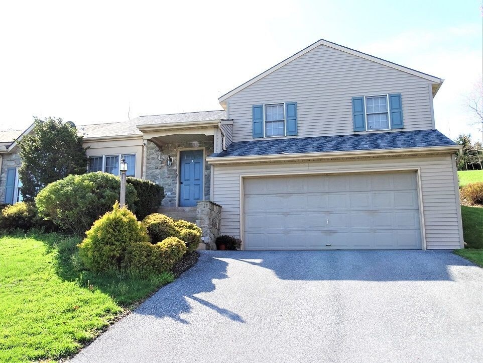 15 Wade Dr, Lititz, PA 17543 Room for Rent in Lititz, PA