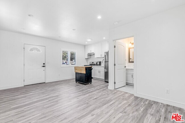 Foto del edificio - 10250 Stagg St