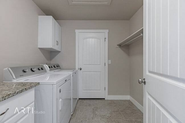 Building Photo - 1317 SilverCrest Dr