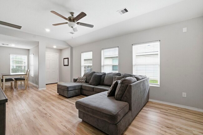 Foto del edificio - 11036 N Lake Mist Ln