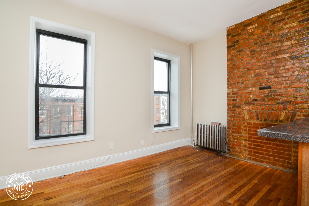 Foto principal - 344 Gates Ave