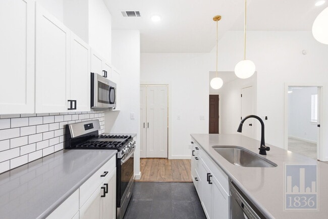 Foto del edificio - 13009 Lamplight Village Ave