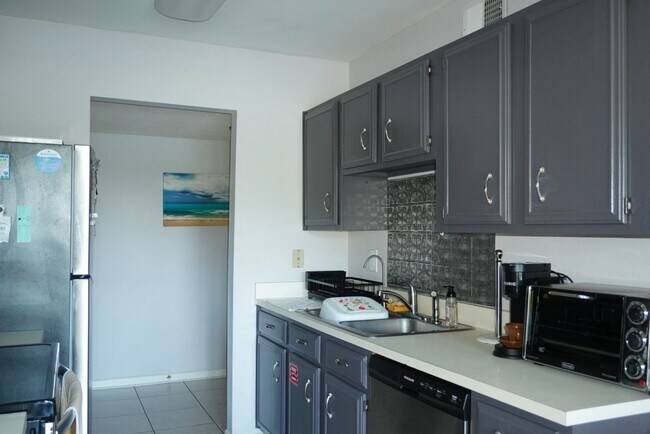 Building Photo - Gorgeous Condo Located in the Seascape community