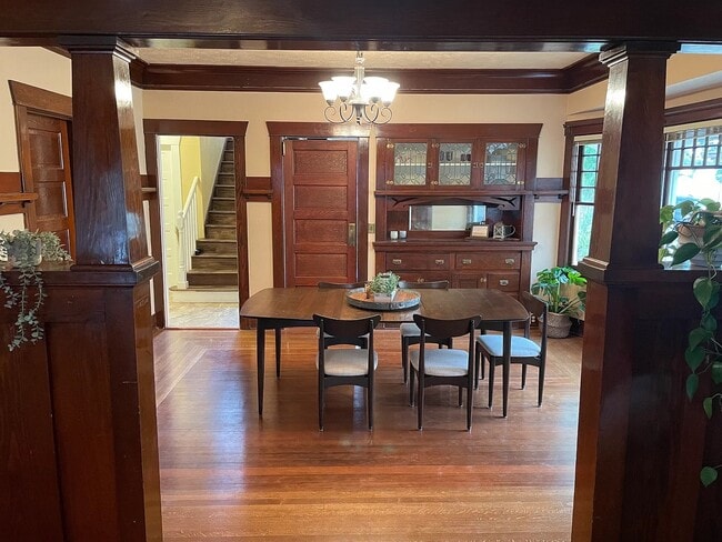 Building Photo - 237 Basin St SW