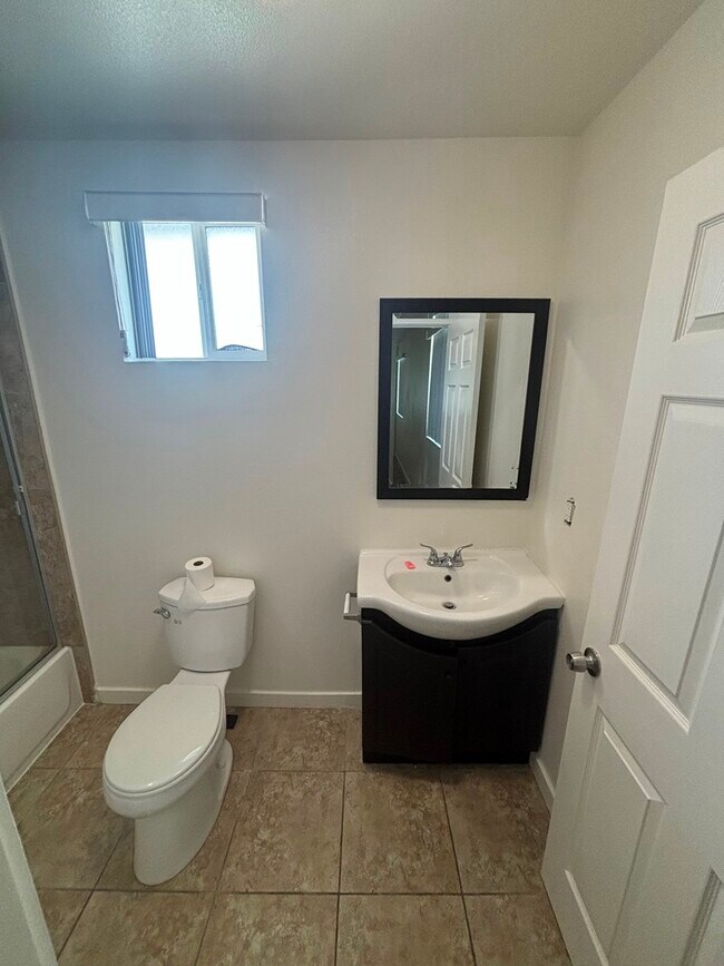 Foto del edificio - 246 E 97th St