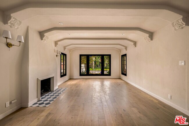 Building Photo - 1206 S La Jolla Ave