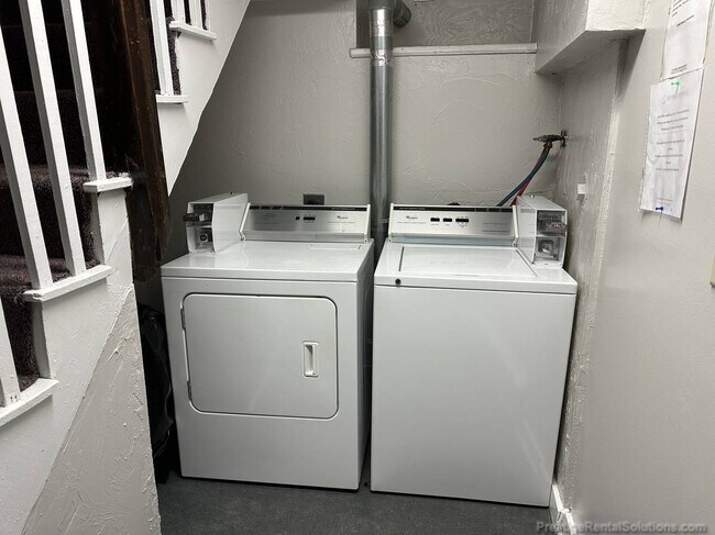 Building Photo - 582 Cambridge St