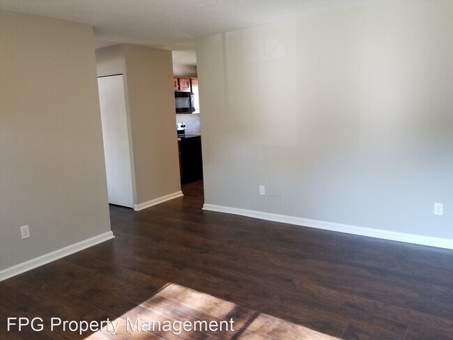Building Photo - 3 br, 1 bath House - 2400 Parliament Court