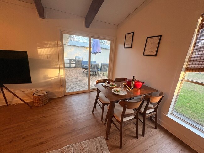 Building Photo - 2200 Bahama Rd