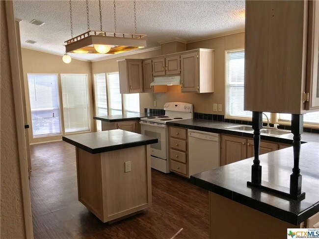 Foto del edificio - 11380 Rebecca Creek Rd