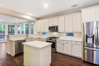 Building Photo - 76 S Piper Trace