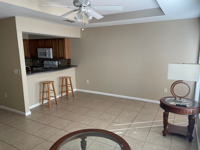 Building Photo - 741 White Dr