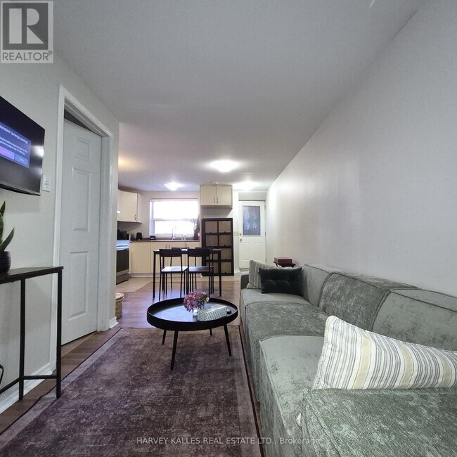 Photo du bâtiment - 127 Summerhill Ave