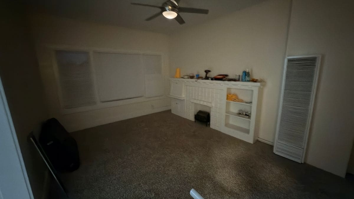 Building Photo - 1510 E Broadway