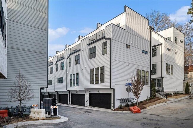Foto del edificio - 1825 Gotham Ln NE