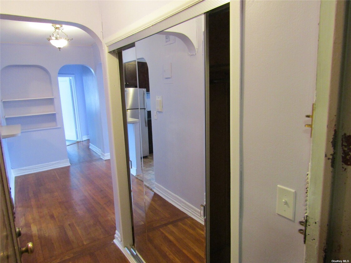 Foto principal - 111-35 75th Ave