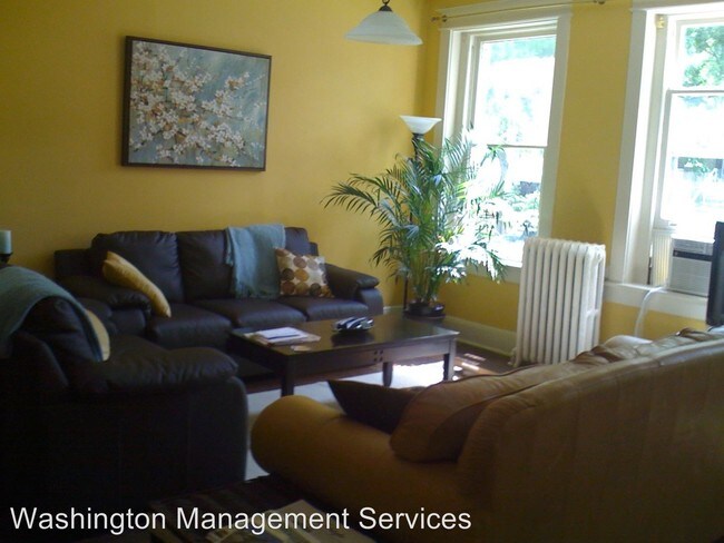 Foto del edificio - 1715 Lanier Pl NW