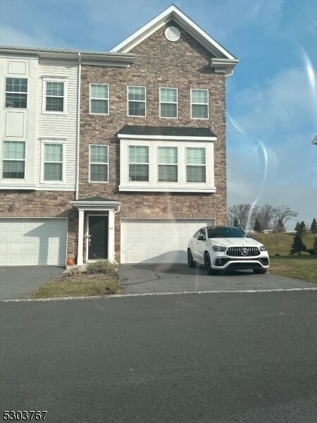 Primary Photo - 44 Colgate Dr