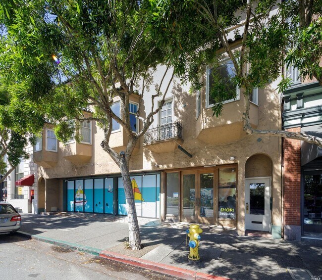 Building Photo - 725 Bridgeway