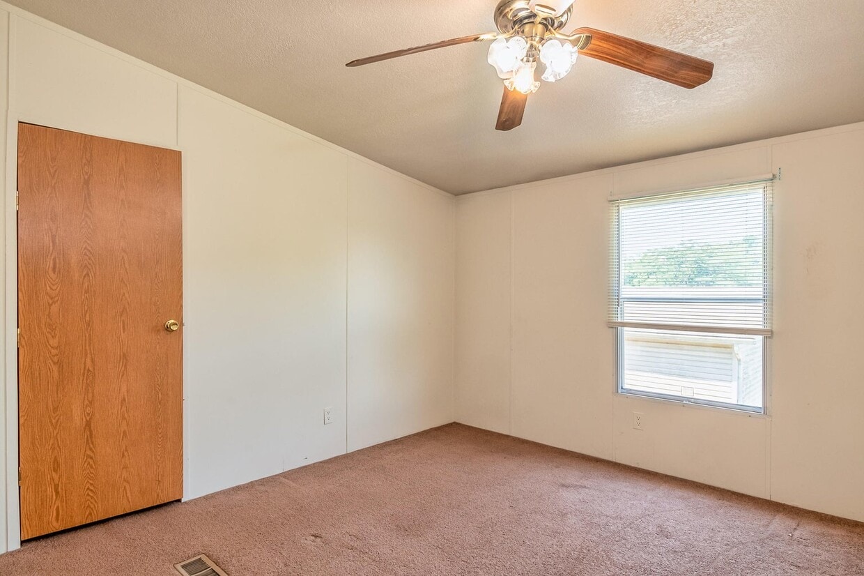 Building Photo - 714 Baldwin Ave SW