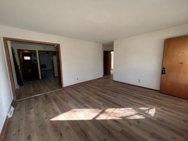 Building Photo - 4408 Vesta Dr