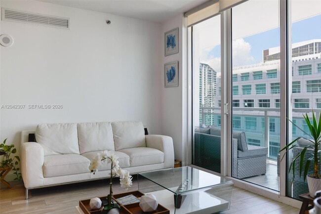 Foto del edificio - 950 Brickell Bay Dr
