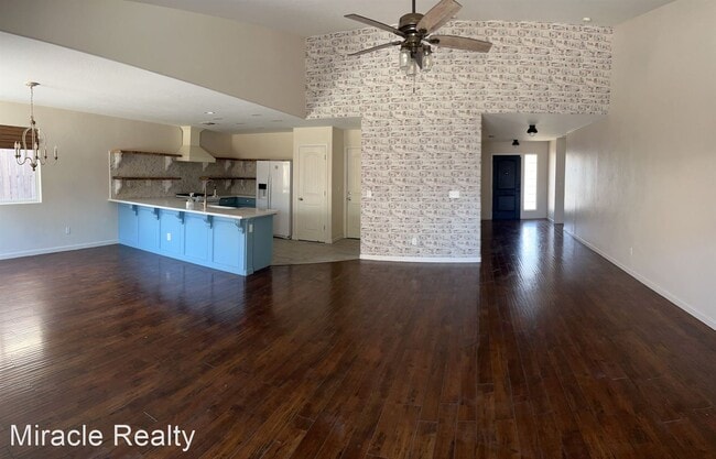 Foto del edificio - 4 br, 2 bath House - 6494 E Orleans Ave