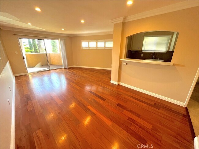 Foto del edificio - 100 Cliff Dr