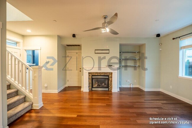 Building Photo - Unit