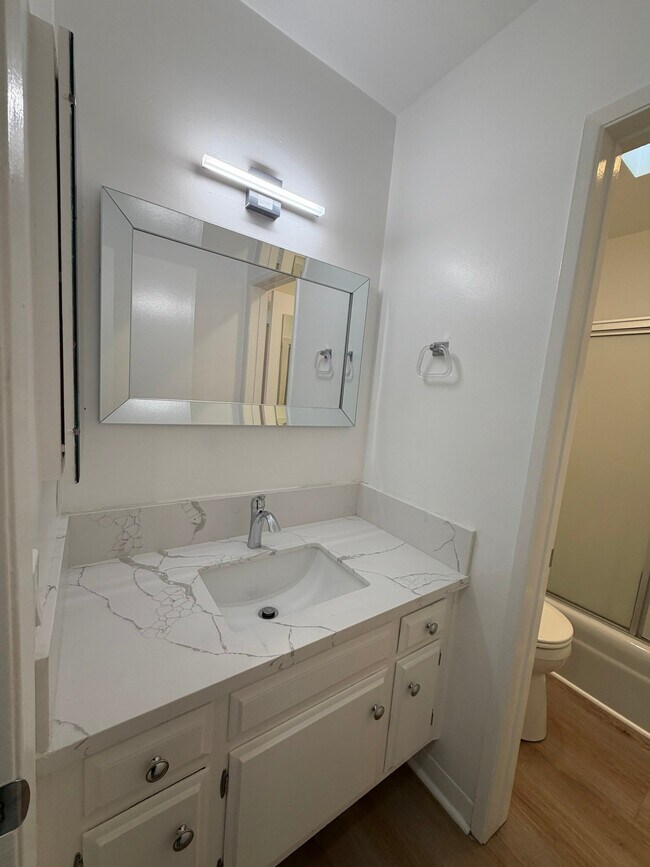 Foto del edificio - 1825 N Gramercy Pl