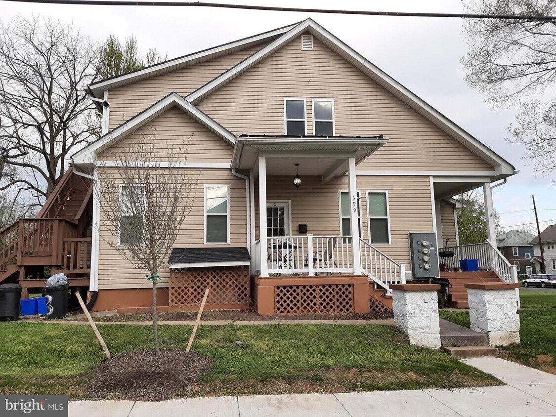 699 National Ave Unit 2, Winchester, VA 22601 Room for Rent in